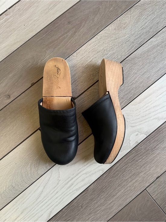 Free People Shoes - Free People Carver Soft Leather Wooden Clogs/Mules